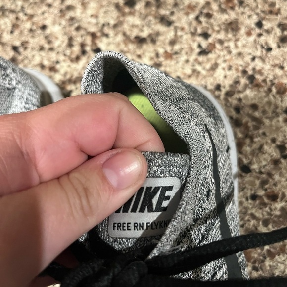 NIKE Free Run Sneakers - Picture 6 of 7